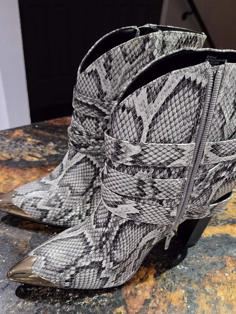 Shoedazzle Stevie Snake Print Pointed Toe Heeled Boots Size US 10